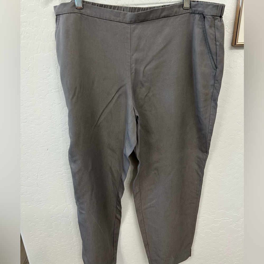 Eileen Fisher dove grey pull on pants L